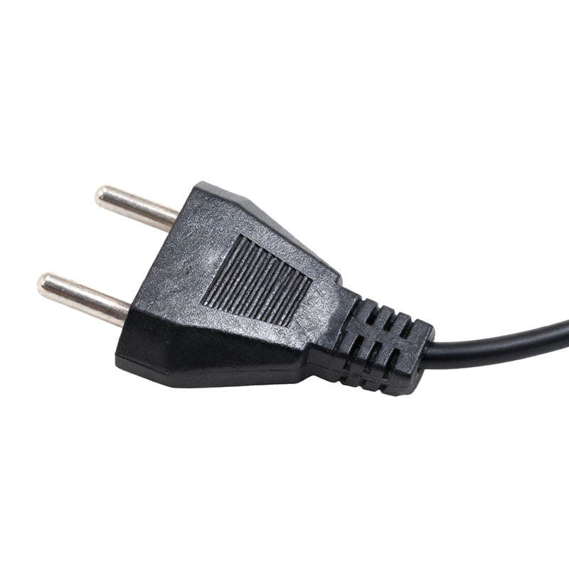 2-poliger Netzstecker nach europäischem Standard. Netzkabel